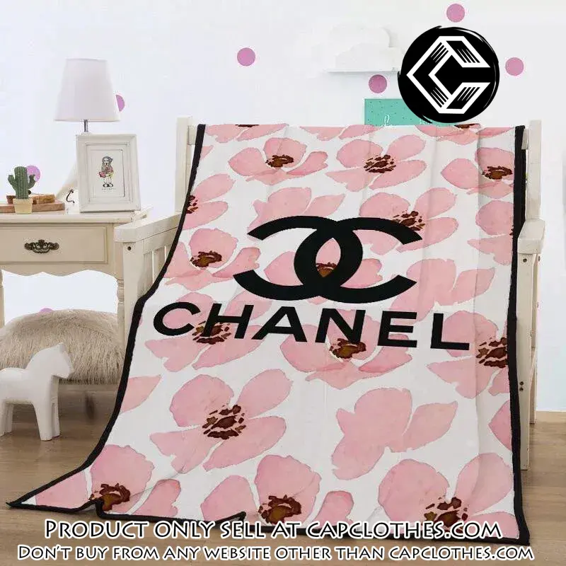 Chanel pinky flowers fashion luxury brand blanket fleece comfortable blanket cc4403672